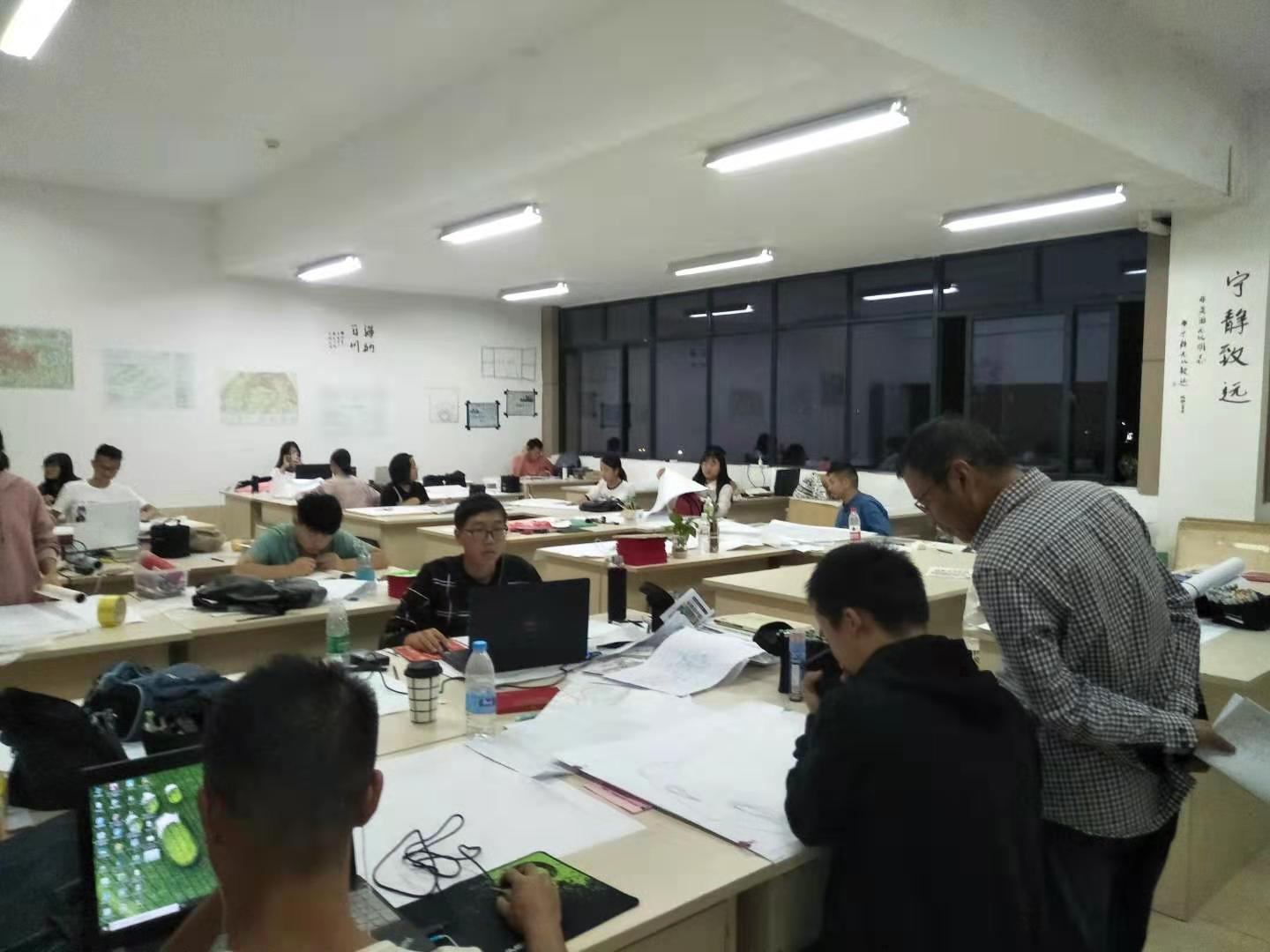 建筑与城市规划学院开展学生晚自习走访巡查工作