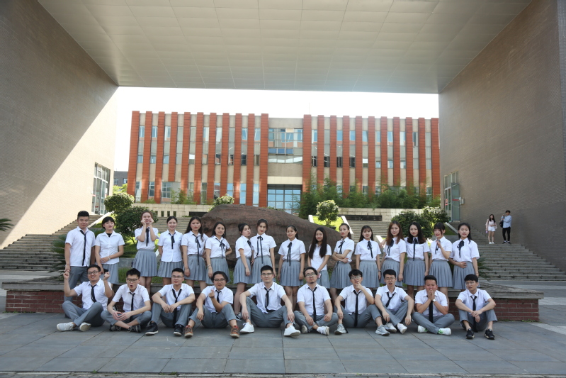 2018届本科生毕业照