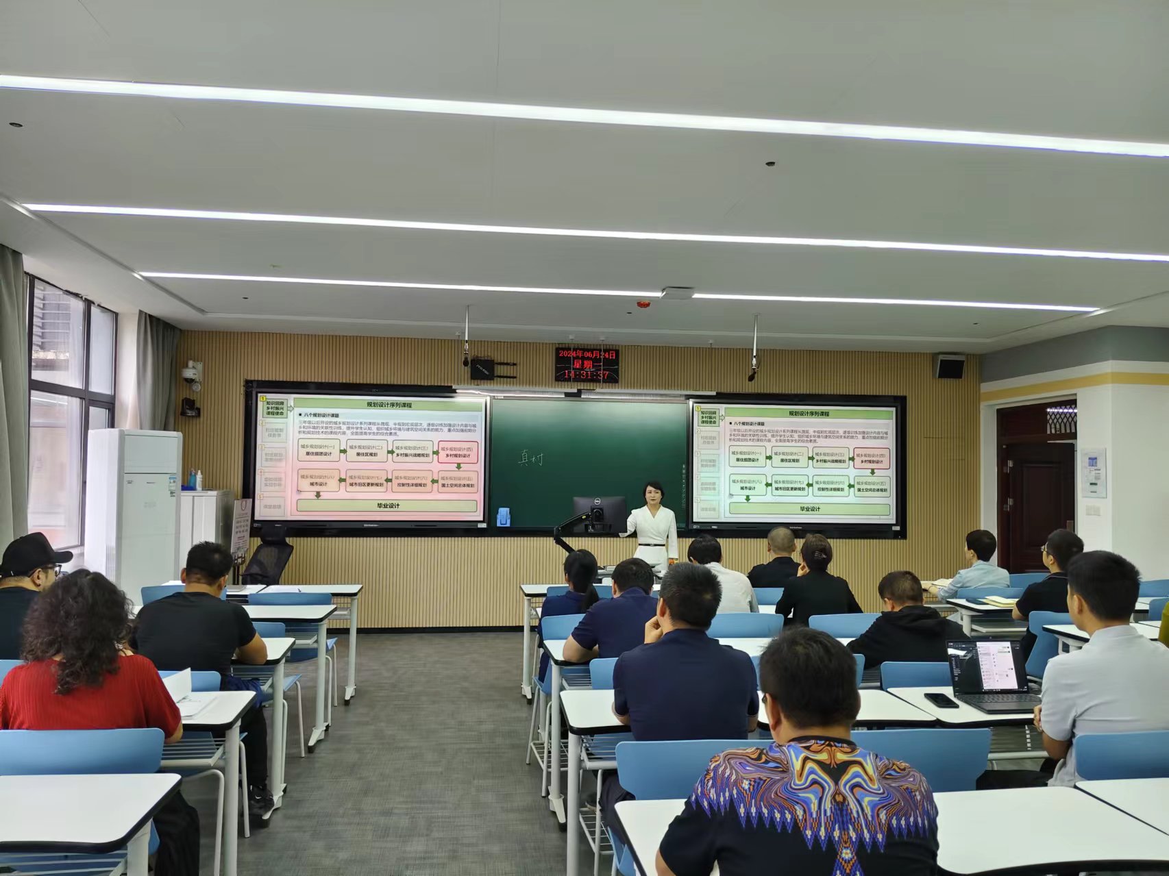 建筑与城市规划学院举行教学示范公开课活动